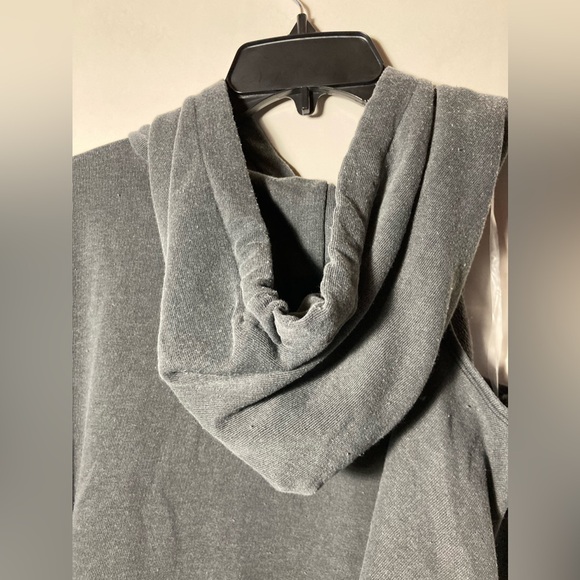 Wildfox Women’s Shady Lady Pullover Hoodie Kangaroo Pocket 1 Cold Shoulder Large - Picture 7 of 16